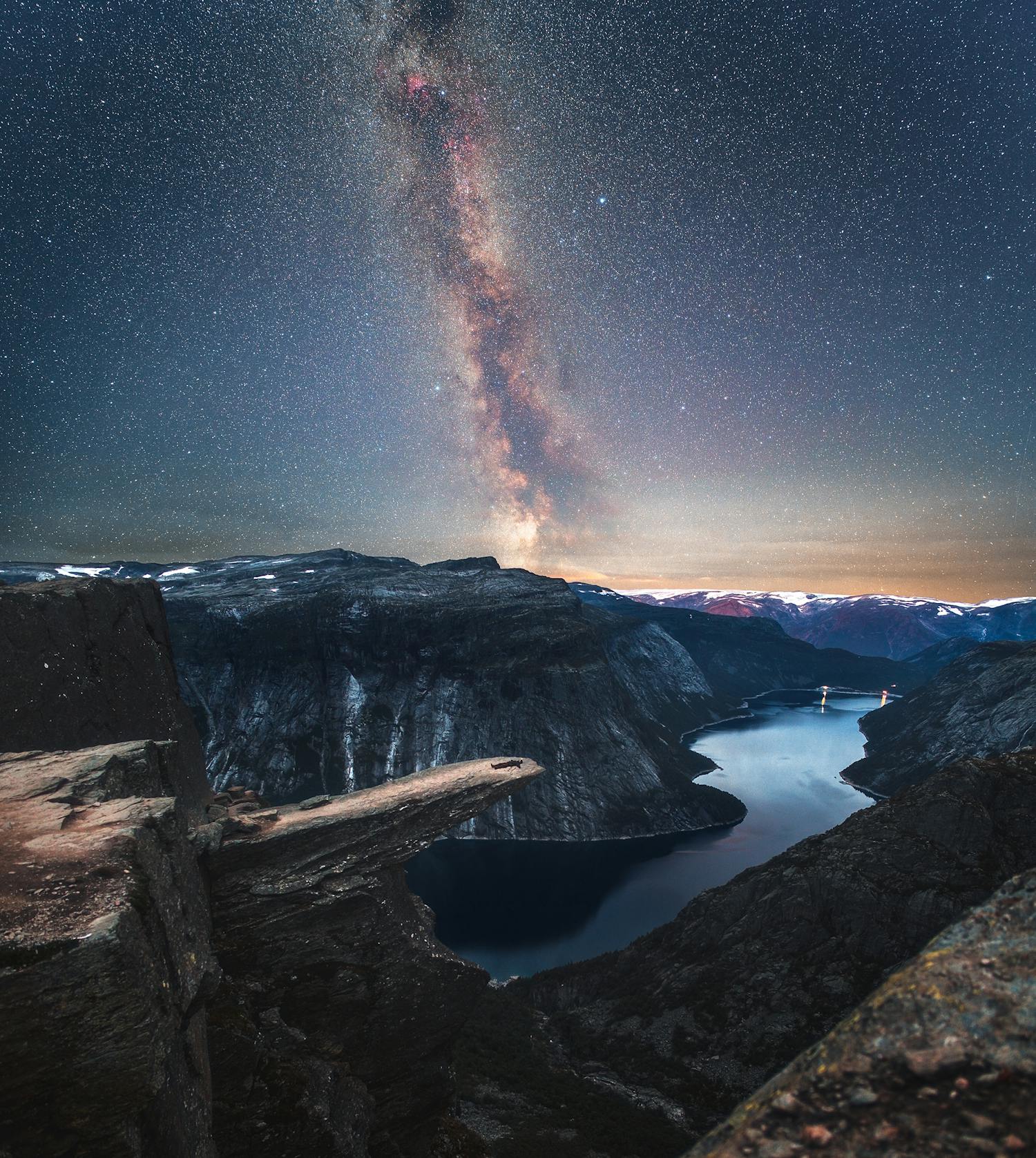 6 3 Ruslan Merzljakovin matka Trolltungan kalliolle.